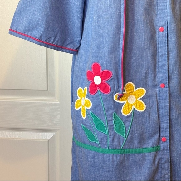Vandemere Vintage House Dress with Appliqué and Embroidered Flowers - Picture 3 of 9